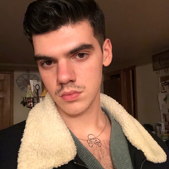 Meet your Posher, Dylan - Picture 4 of 4